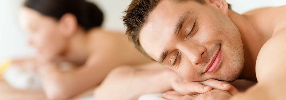 romantikus páros masszázs házastársaknak