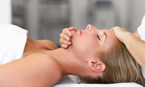 A nyakfájdalom okai és kezelése 